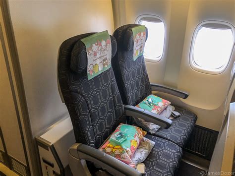 eva air 777-300er economy|Amenity.